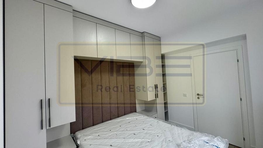 Apartament cu 3 camere semidecomandat, mobilat în Podu Roș