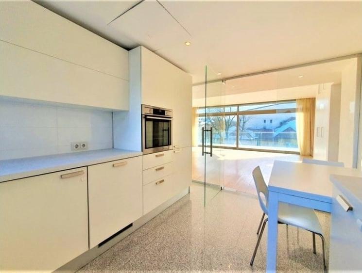 Apartament cu 4 camere în Kiseleff