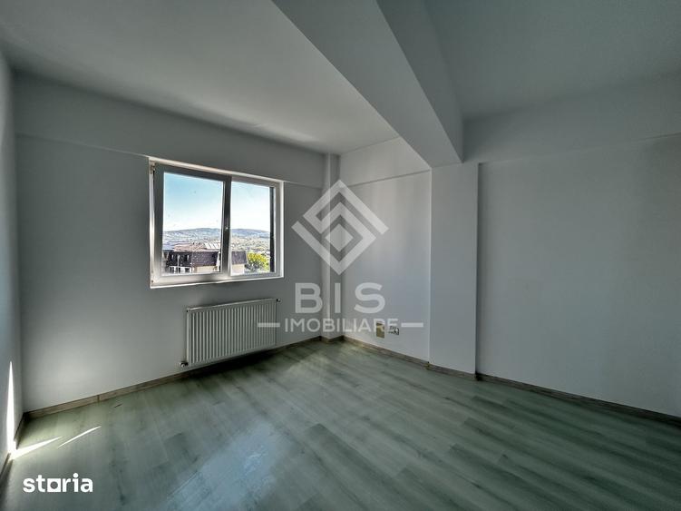 Apartament cu 3 camere semidecomandat în Central