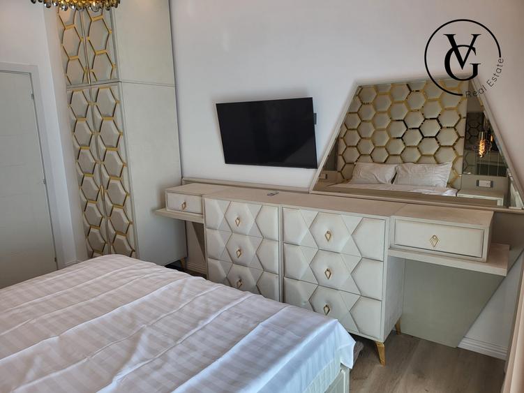 Apartament cu 4 camere decomandat, mobilat în Est