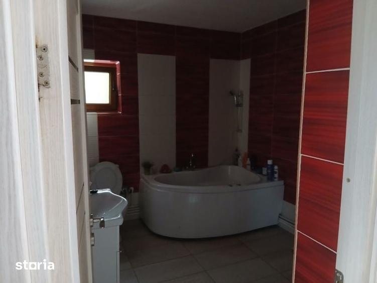 Casă cu 4 camere cu Teren 150 Mp în Bradu