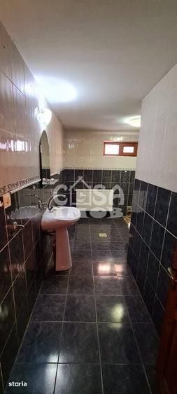 Casă cu 5 camere cu Teren 2400 Mp în Dragomirești