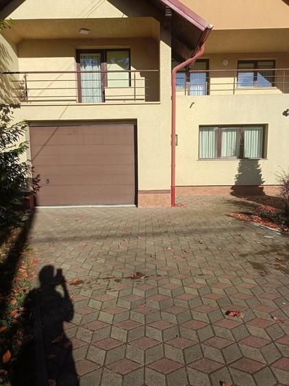 Casă cu Teren 10500 Mp în Central