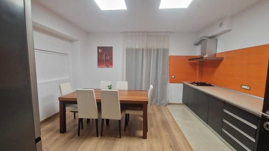 Casă cu 4 camere cu Teren 1000 Mp în Fundeni