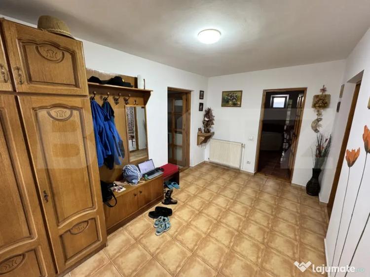 Casă cu 4 camere cu Teren 1400 Mp în Central