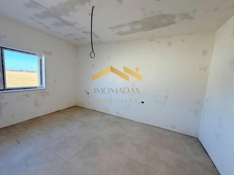 Duplex cu 3 camere cu Canalizare în Bucovăț (Remetea Mare)