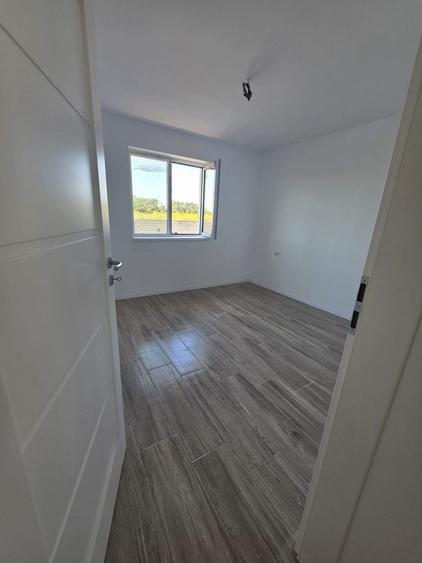 Casă cu 3 camere cu Teren 300 Mp în Central