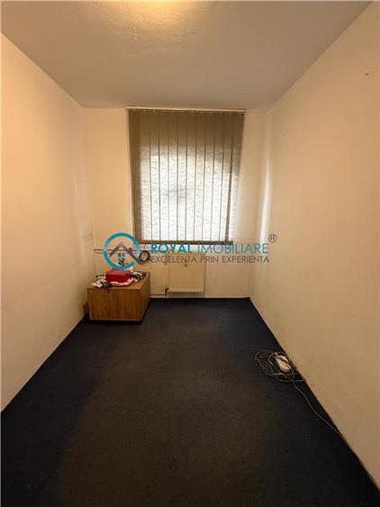 Apartament cu 3 camere decomandat în Democrației