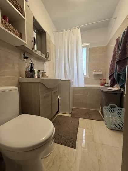 Apartament cu 3 camere decomandat, mobilat în Calea Urseni