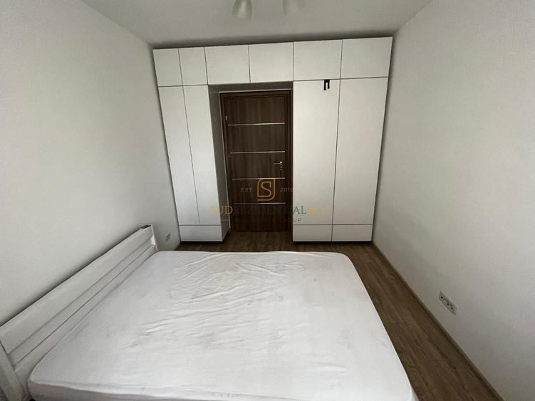 Apartament cu 3 camere decomandat, mobilat în Berceni
