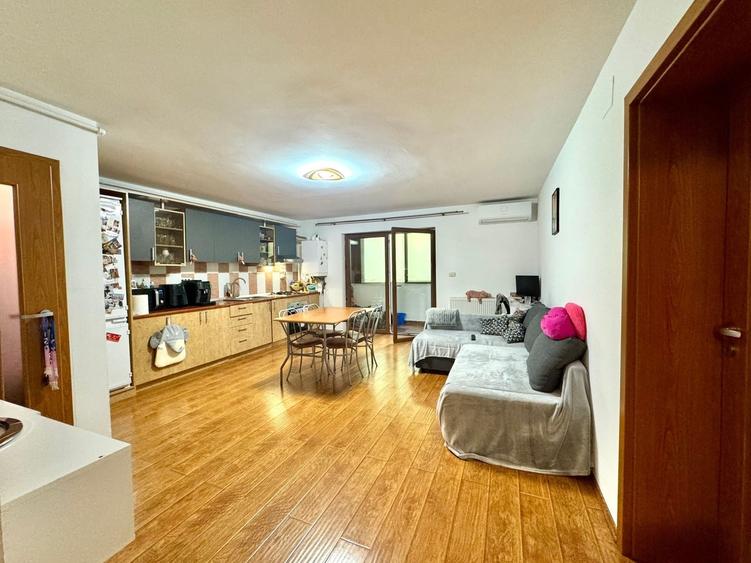 Apartament cu 3 camere în Giroc