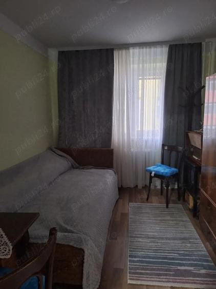Apartament cu 3 camere semidecomandat în Central