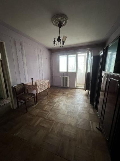 Apartament cu 3 camere nedecomandat în Exterior Vest