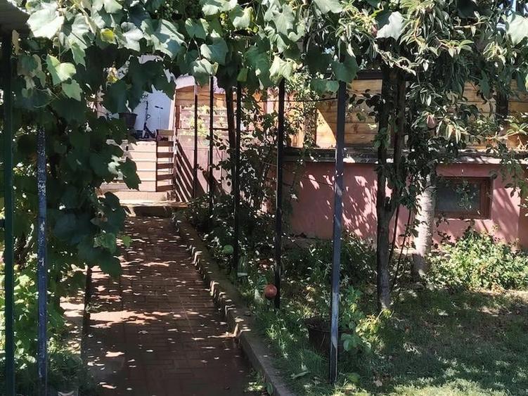 Casă individuală cu 4 camere cu Teren 290 Mp în Exterior Vest