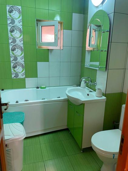 Apartament cu 4 camere decomandat în Faleza Nord