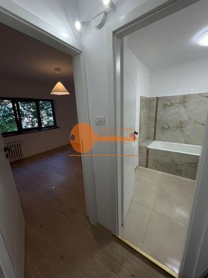 Apartament cu 2 camere decomandat în Apusului