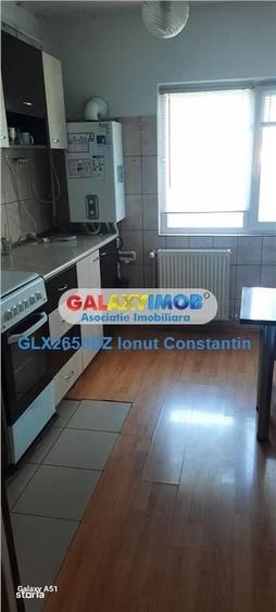 Apartament cu 3 camere decomandat în 1 Decembrie