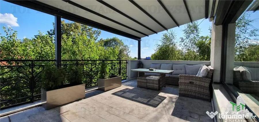 Casă cu 18 camere cu Teren 550 Mp în Domenii