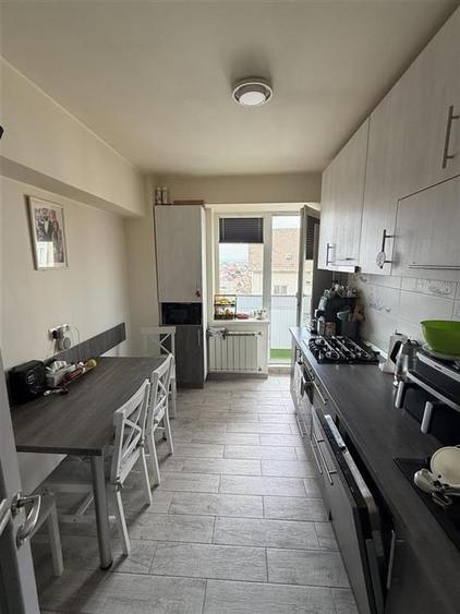 Apartament cu 3 camere decomandat, mobilat în Terezian