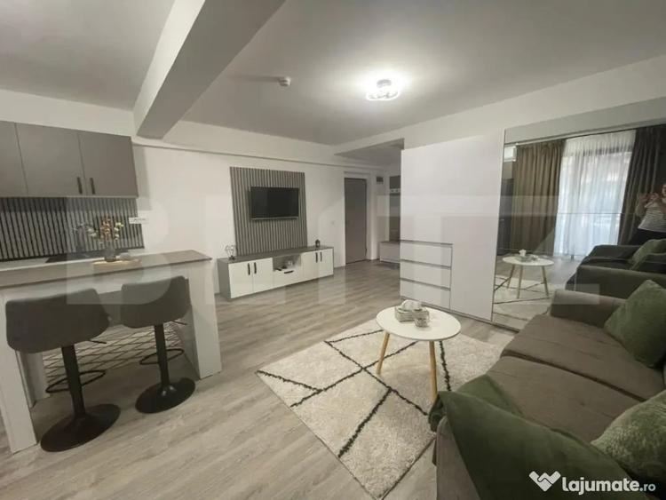 Garsonieră decomandată în Central