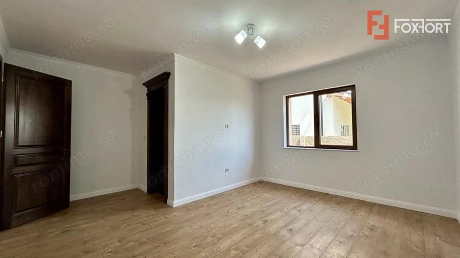 Casă cu 4 camere cu Teren 650 Mp în Ghiroda