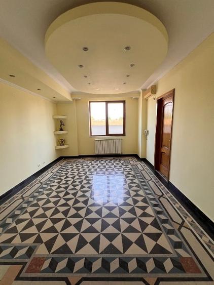Casă individuală cu 5 camere cu Teren 783 Mp în Roșu