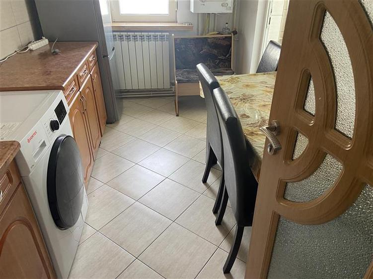 Apartament cu 2 camere decomandat, mobilat în Ultracentral