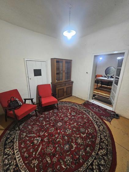 Casă cu 4 camere în Dumbrăvița