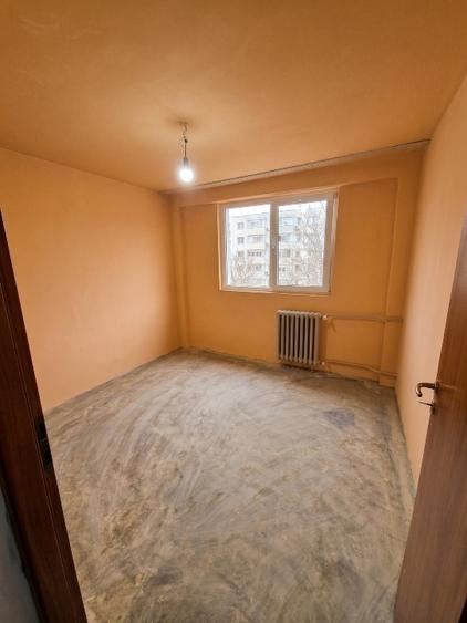 Apartament cu 2 camere decomandat în Tei