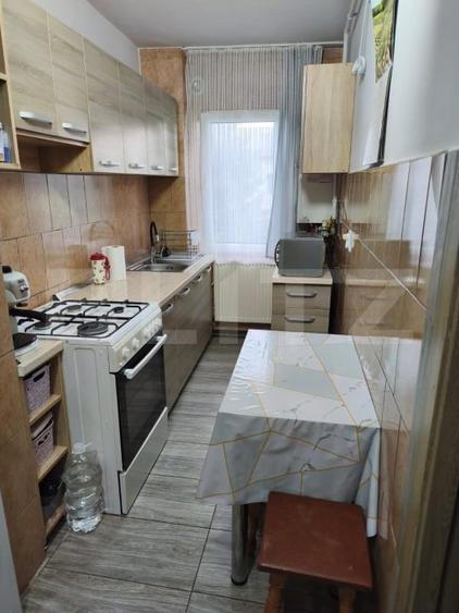 Apartament cu 3 camere decomandat, mobilat în Nord-Est