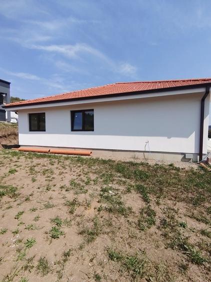 Casă cu 3 camere în Ivănești
