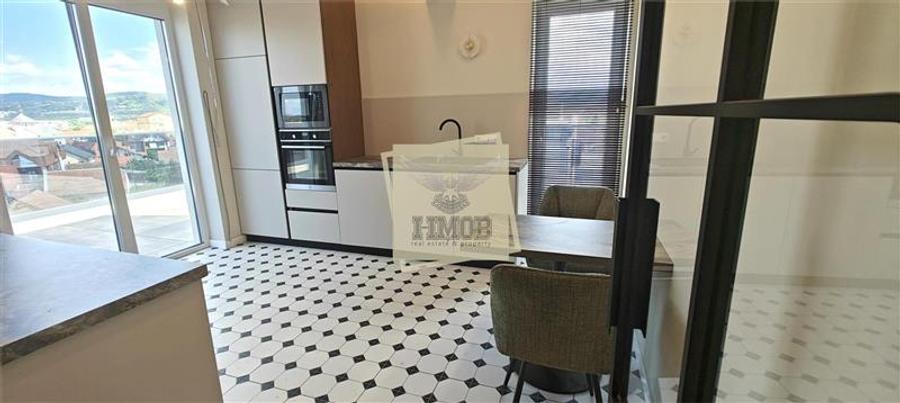 Apartament cu 4 camere decomandat, mobilat în Lazaret