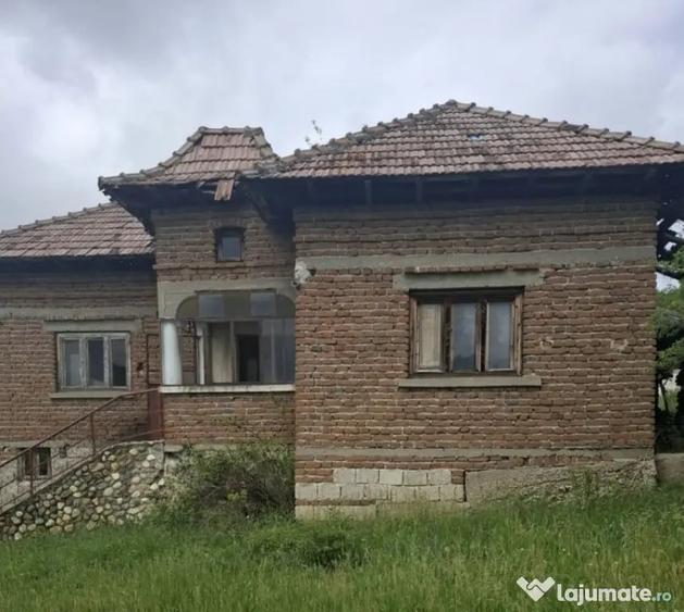 Casă cu 3 camere cu Teren 4226 Mp în Băbana
