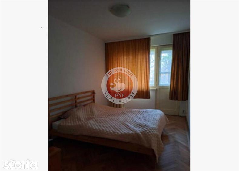 Apartament cu 3 camere decomandat în Drumul Taberei