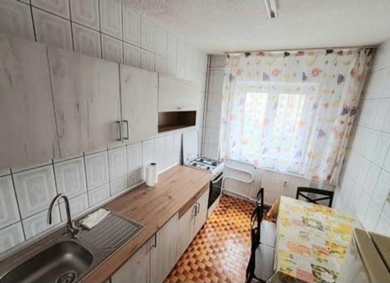 Apartament cu 2 camere decomandat în Costin Georgian