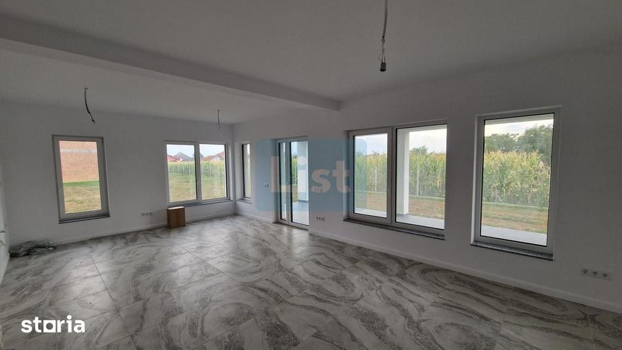 Casă cu 4 camere cu Teren 412 Mp în Recea