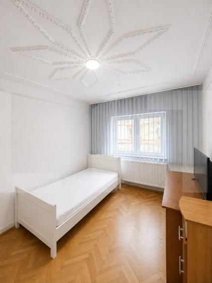 Apartament cu 3 camere decomandat, mobilat în Lipovei