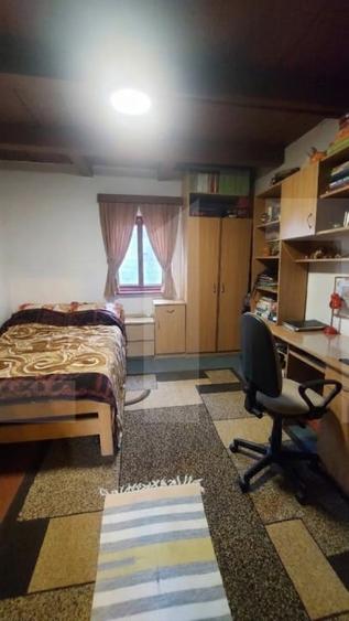Casă individuală cu 6 camere cu Teren 986 Mp în Moacșa
