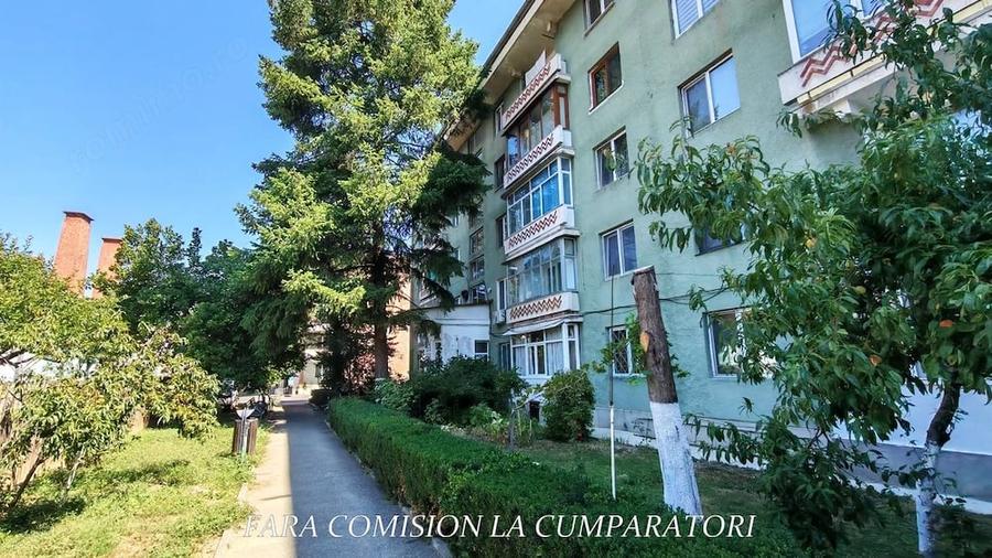 Apartament cu 2 camere semidecomandat în Căzănești (Râmnicu Vâlcea)