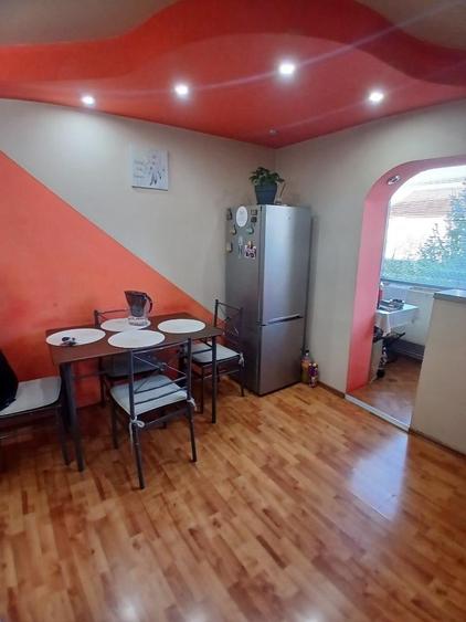 Apartament cu 3 camere decomandat în Aradului