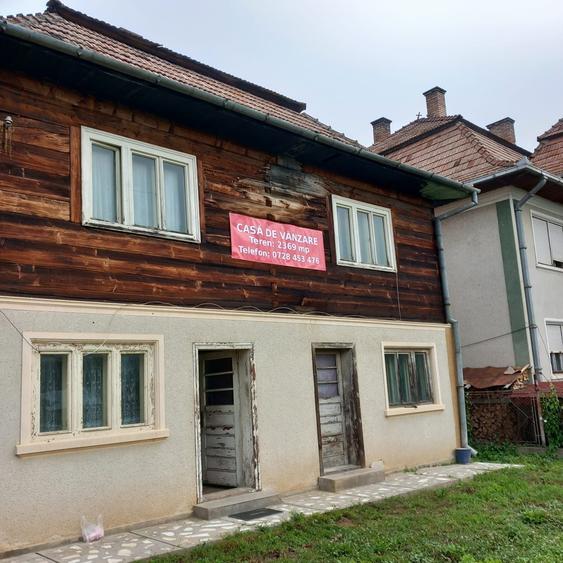 Casă cu 4 camere semidecomandat în Sălciua