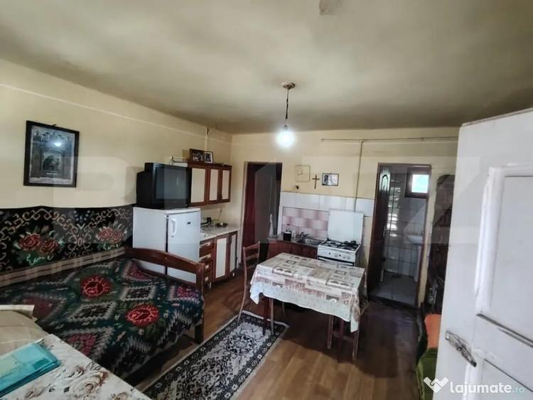 Casă cu 3 camere cu Teren 2240 Mp în Raciu