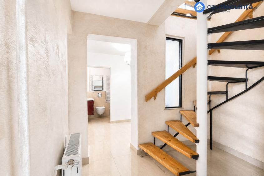 Casă cu 7 camere cu Teren 75 Mp în Ultracentral