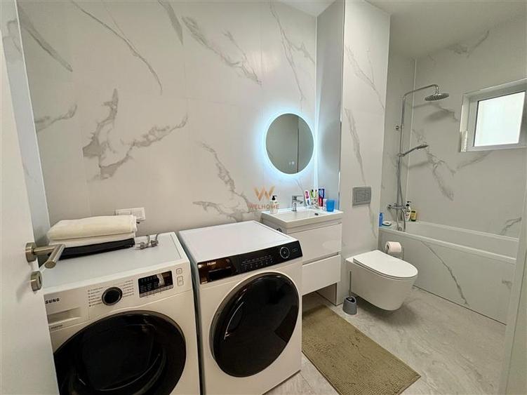 Apartament cu 3 camere semidecomandat în Exterior Vest
