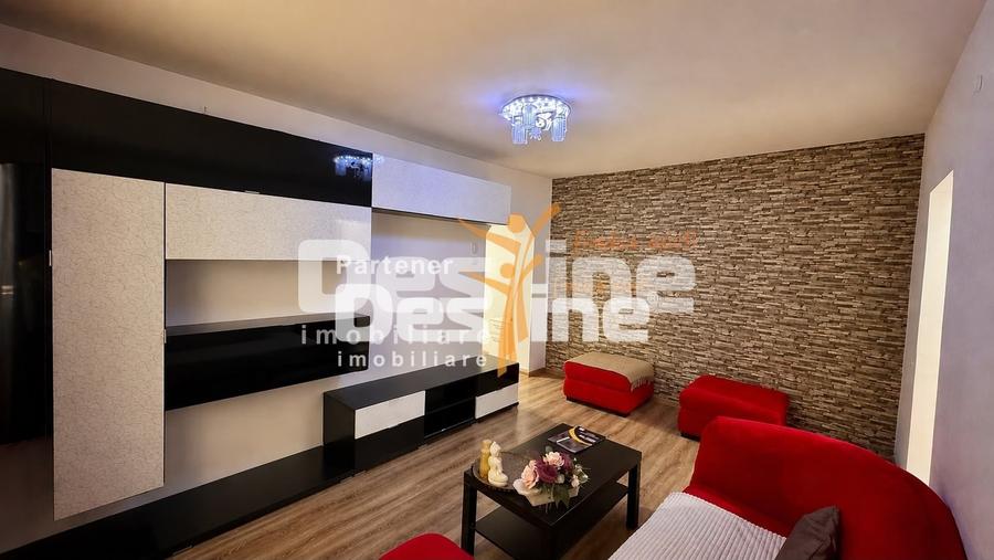 Apartament cu 3 camere semidecomandat, mobilat în Donici