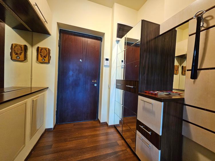 Apartament cu 3 camere semidecomandat, mobilat în Calea Plevnei