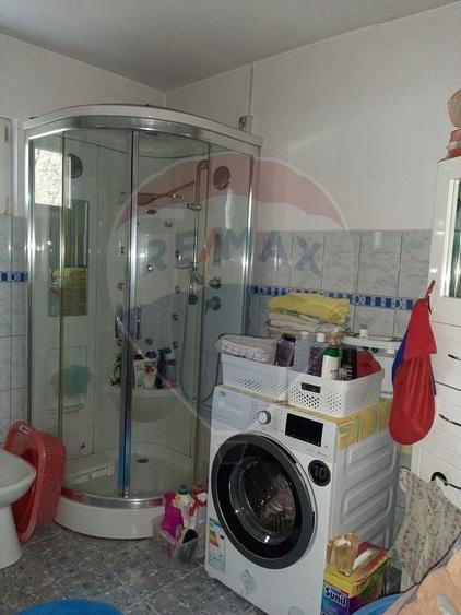 Casă individuală cu 7 camere cu Teren 826 Mp în Provița de Jos