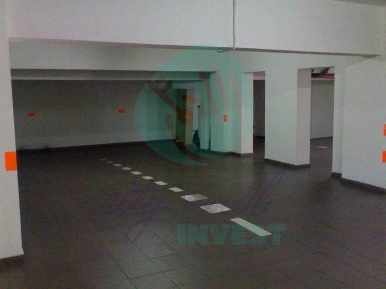 Apartament cu 5 camere semidecomandat în Kiseleff