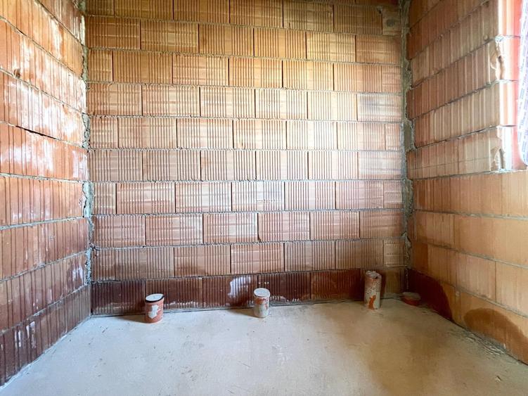 Duplex cu 3 camere cu Canalizare în Moșnița Nouă