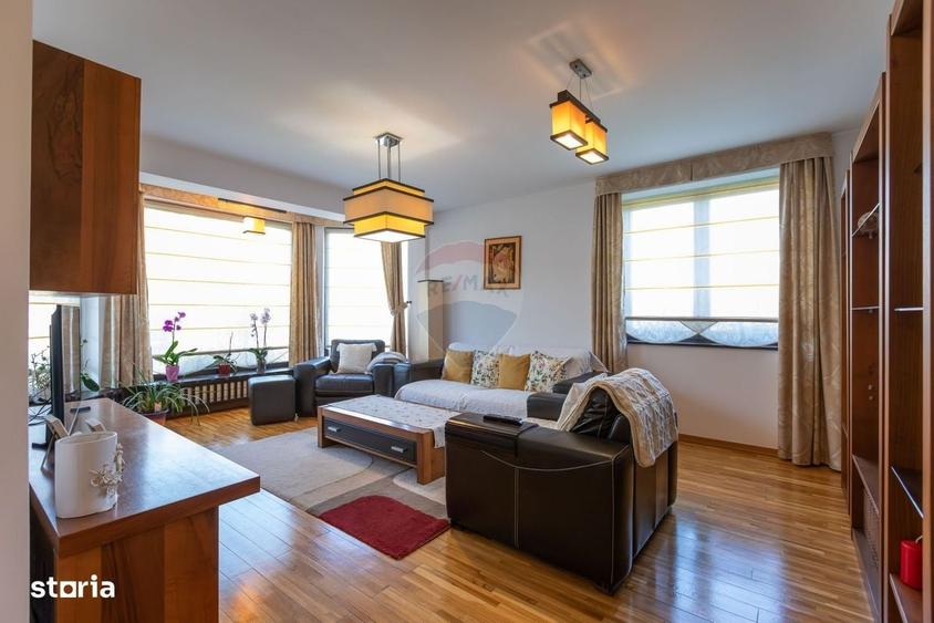 Casă cu 4 camere cu Teren 1617 Mp în Central